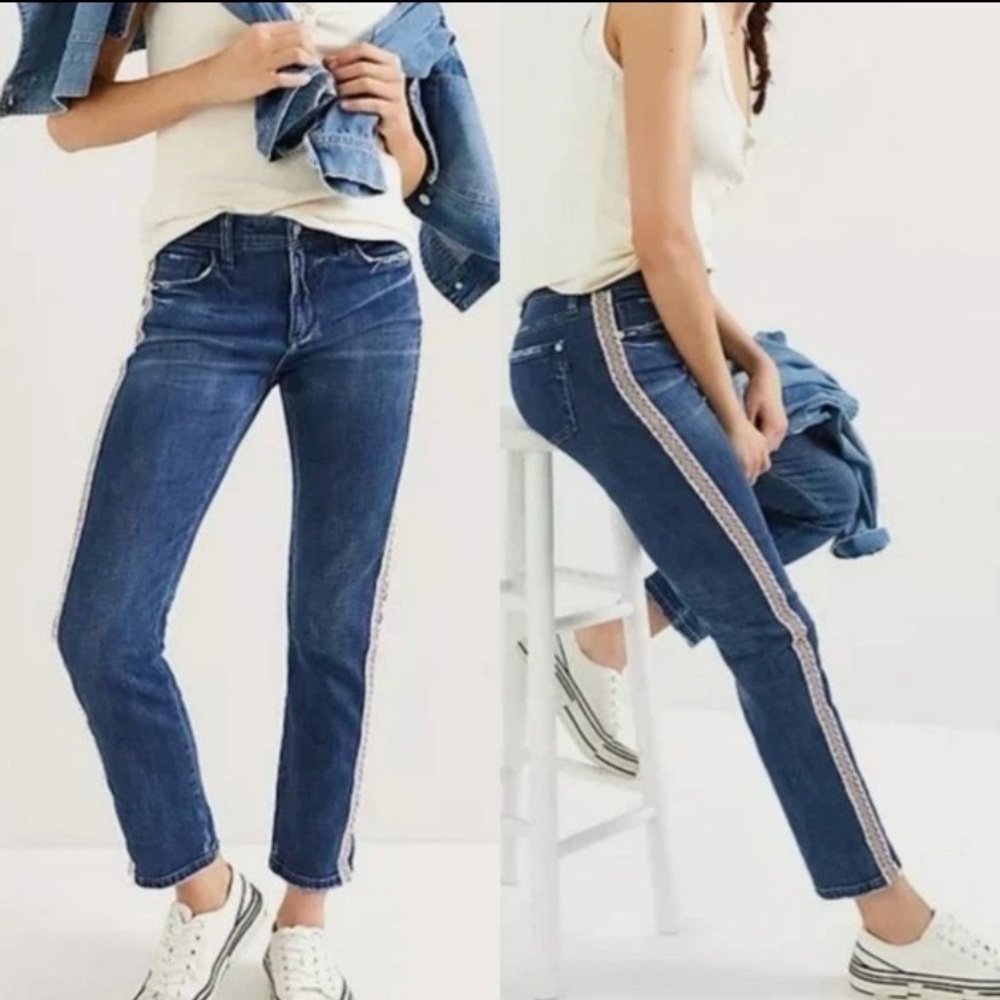 Anthropologie Pilcro Slim Boyfriend Crop Embroidered Jean Womens 30